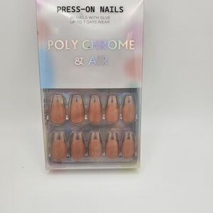 Polychrome & Air Press-On Nails